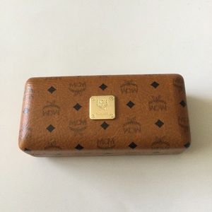 MCM LOGO SUNGLASSES CASE WITH CLEANING CLOTH